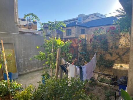 8 otaqlı həyət evi/bağ evi - Badamdar q. - 300 m²