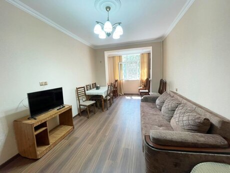 Elan №6195030 - Bakı, Yasamal r., 2 otaqlı, 60 m², 2/5 mərtəbə