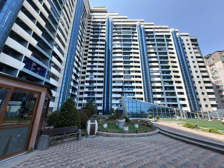 3-комн. новостройка - м. Шах Исмаил Хатаи - 180 м²