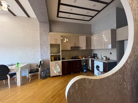 Elan №6195353 - Bakı, 8-ci mikrorayon q., 3 otaqlı, 100 m², 14/14 mərtəbə