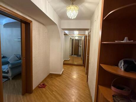 3-комн. вторичка - м. Элмляр Академиясы - 75 м²