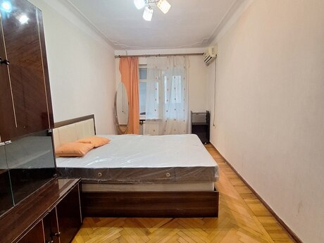 3 otaqlı köhnə tikili - İçəri Şəhər m. - 120 m²