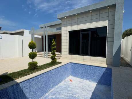 4 otaqlı həyət evi/bağ evi - Şüvəlan q. - 160 m²
