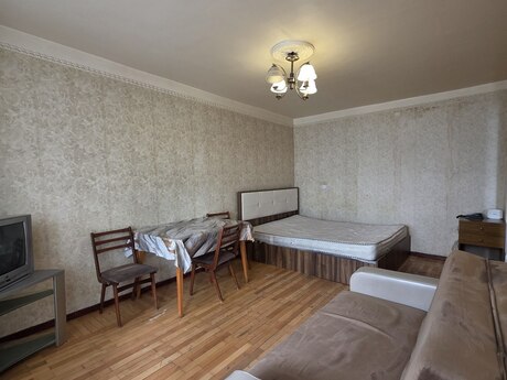 Elan №6196072 - Bakı, İnşaatçılar m., 1 otaqlı, 45 m², 3/5 mərtəbə