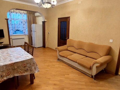 Elan №6196222 - Bakı, Nəsimi m., 2 otaqlı, 60 m², 3/5 mərtəbə