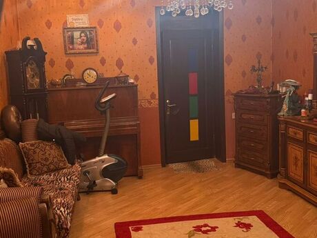 м. Низами