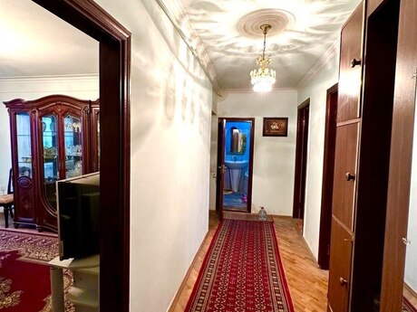 Elmlər Akademiyası m.