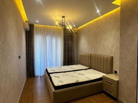 3-комн. новостройка - м. 28 мая - 115 м²
