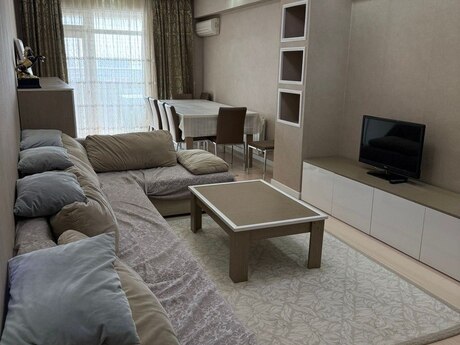 Kirayə 3 otaqlı mənzil, 130 m², Nəriman Nərimanov: 1 000 ₼/ay 2
