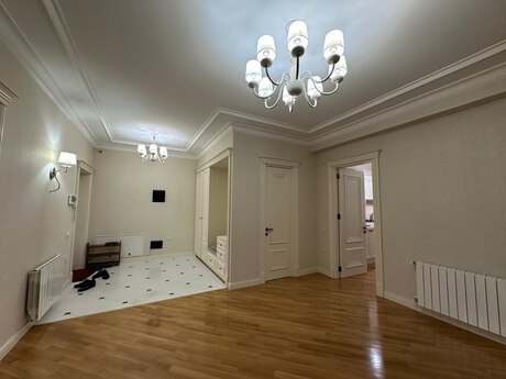 4 otaqlı yeni tikili - 28 May m. - 200 m²