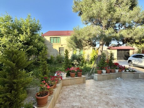 5 otaqlı həyət evi/bağ evi - Mərdəkan q. - 400 m²