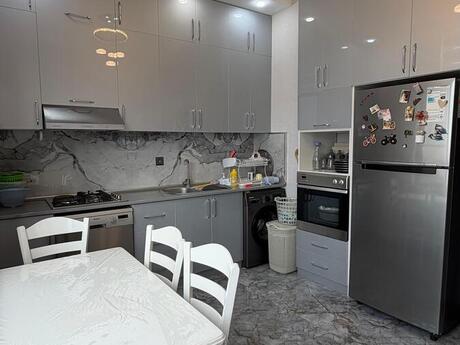 3-комнатная квартира, 140 м², 20 Yanvar: 265 000 ₼ 3