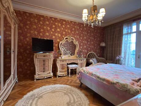 4-комн. вторичка - м. 28 мая - 105 м²