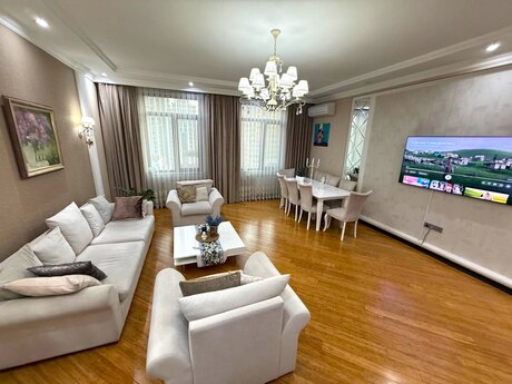 Elan №6197454 - Bakı, Nizami m., 3 otaqlı, 136 m², 14/15 mərtəbə