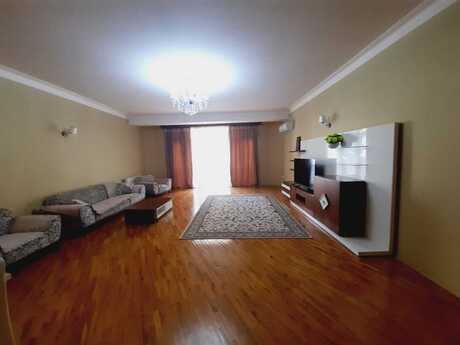 Kirayə 3 otaqlı mənzil, 170 m², Nizami: 1 100 ₼/ay 2