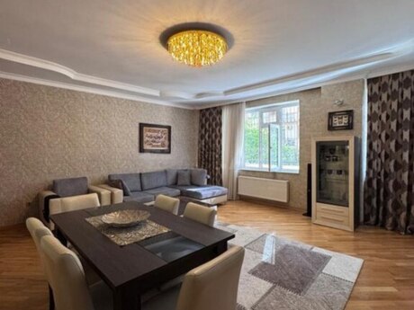 4-room apartment, 210 m², Nizami: 525 000 ₼ 2