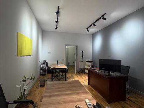 1 otaqlı ofis - Nizami m. - 30 m²