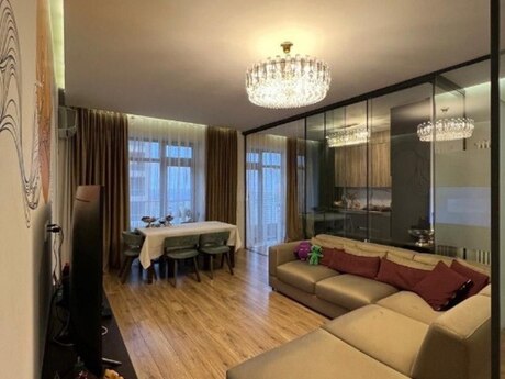 3 otaqlı yeni tikili - 8 Noyabr m. - 136 m²
