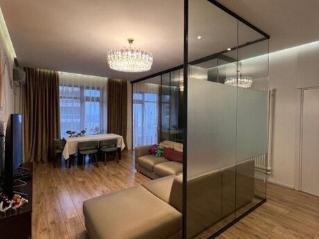 3 otaqlı yeni tikili - 8 Noyabr m. - 136 m²