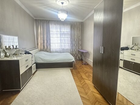 3 otaqlı köhnə tikili - 7-ci mikrorayon q. - 75 m²