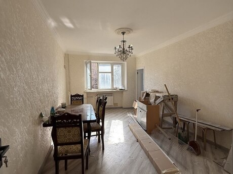 3 otaqlı köhnə tikili - Elmlər Akademiyası m. - 80 m²