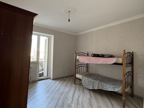 3 otaqlı köhnə tikili - Elmlər Akademiyası m. - 80 m²