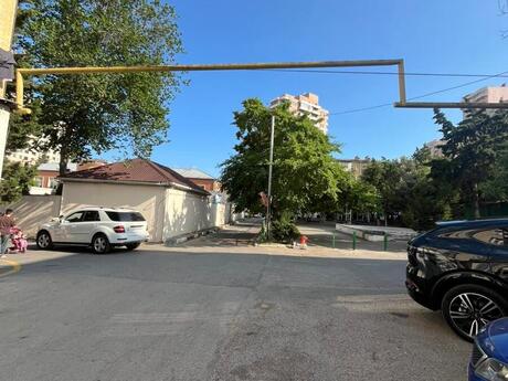 2 otaqlı köhnə tikili - Elmlər Akademiyası m. - 50 m²