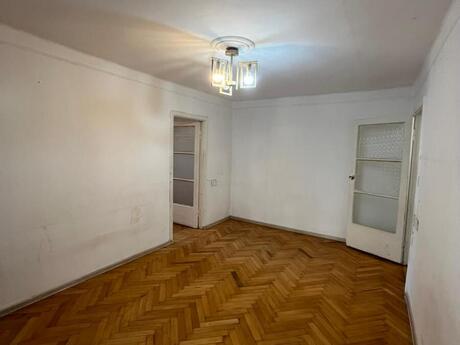 2 otaqlı köhnə tikili - Elmlər Akademiyası m. - 50 m²
