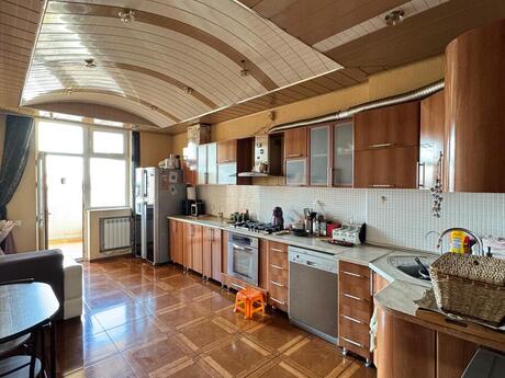 3-room apartment, 163 m², 8-ci mikrorayon: 410 000 ₼ 5