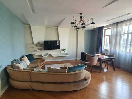 Elan №6198508 - Bakı, Şah İsmayıl Xətai m., 3 otaqlı, 135 m², 5/16 mərtəbə
