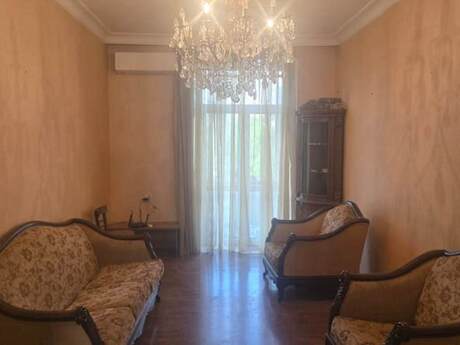 2 otaqlı köhnə tikili - Nizami m. - 50 m²