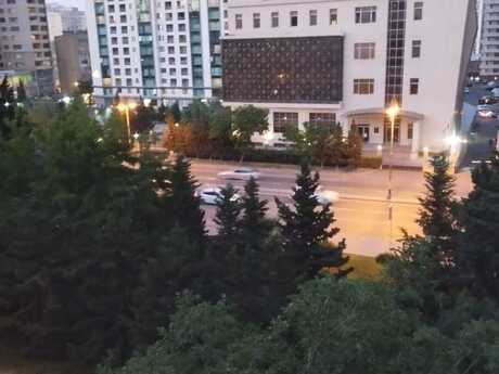 1-комн. вторичка - м. Элмляр Академиясы - 38 м²