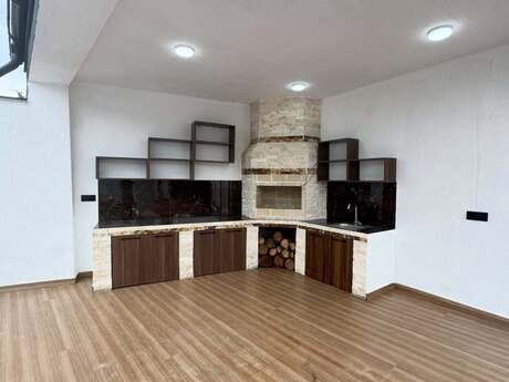 4 otaqlı həyət evi/bağ evi - Şüvəlan q. - 150 m²