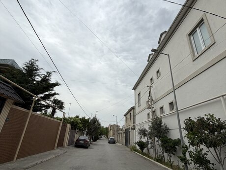 8 otaqlı həyət evi/bağ evi - Bakıxanov q. - 280 m²