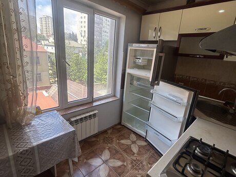 2 otaqlı köhnə tikili - Köhnə Günəşli q. - 60 m²