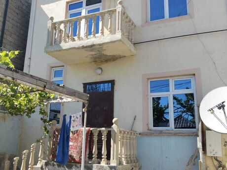 4 otaqlı həyət evi/bağ evi - Xətai r. - 145 m²