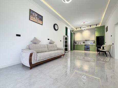 Elan №6199774 - Bakı, Novxanı q., 4 otaqlı, 200 m²