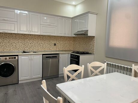 Elan №6200007 - Bakı, Badamdar q., 5 otaqlı, 300 m²