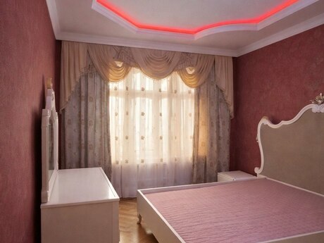 м. Нефтчиляр
