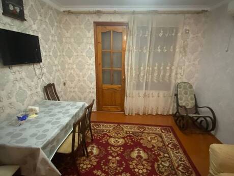 3-комн. вторичка - м. Низами - 65 м²