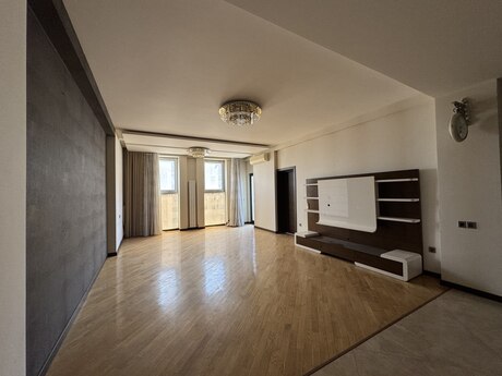 4-комнатная квартира, 220 м², İnşaatçılar: 450 000 ₼ 5