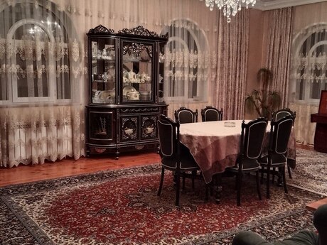 8 otaqlı həyət evi/bağ evi - Badamdar q. - 750 m²