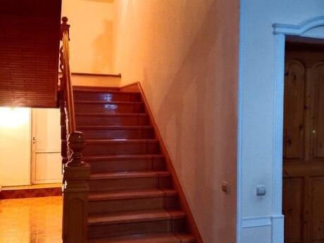 8 otaqlı həyət evi/bağ evi - Badamdar q. - 750 m²