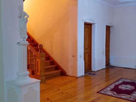 8 otaqlı həyət evi/bağ evi - Badamdar q. - 750 m²