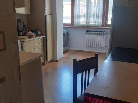 3-комн. вторичка - м. Ази Асланов - 80 м²
