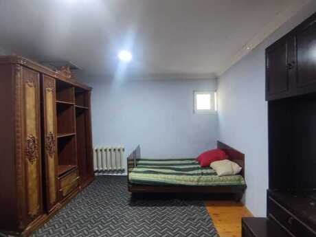 2 otaqlı həyət evi/bağ evi - Memar Əcəmi m. - 50 m²