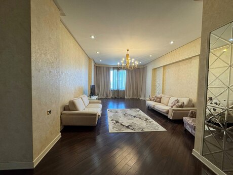 4-комнатная квартира, 186 м², Nizami: 550 000 ₼ 4