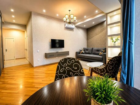 3 otaqlı mənzil, 102 m², 28 May: 590 000 ₼ 3