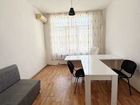 Elan №6200826 - Bakı, Gənclik m., 4 otaqlı, 130 m², 2/4 mərtəbə