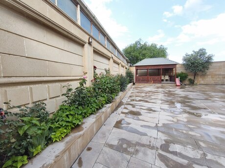 7 otaqlı həyət evi, 300 m², Sahil: 460 000 ₼ 2